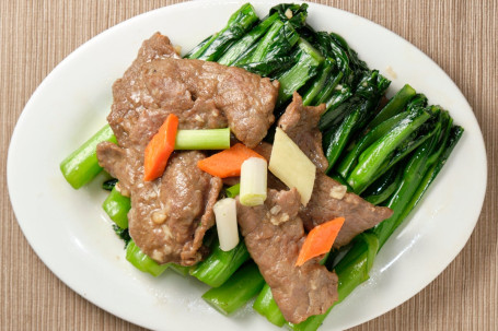 Cài Yuǎn Niú Ròu Wok Fried Beef With Seasonal Vegetables