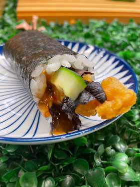 2 Sweet Chilli Crispy Chicken Nori Rolls