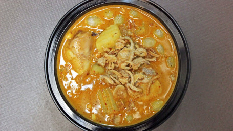 #13 Gaeng Massaman Gai