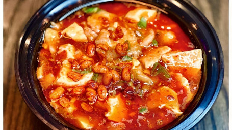 Chili Soft Tofu W. Fish Pot Mǎ Sháo Dòu Huā Yú