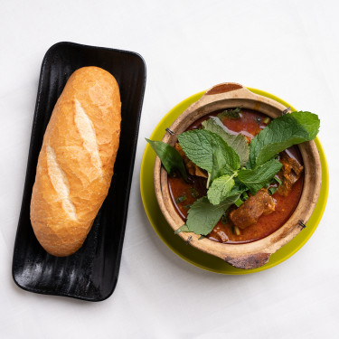 Goat Curry With Bread Roll