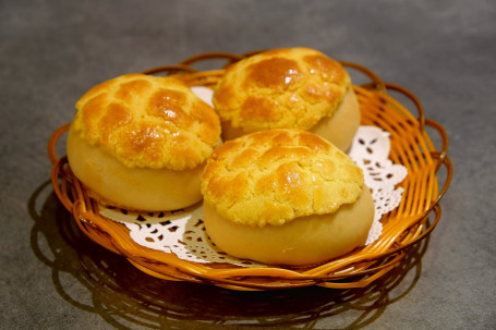 Zhēn Xì Bō Luó Bāo Pineapple Buns With Pineapple Custard Filling (3Pcs)