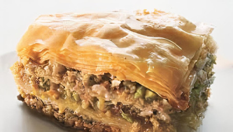 Baklava (2 Large Pieces)