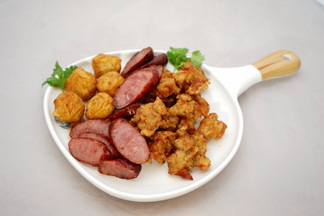 Tái Shì Xiǎo Shí Pīn Pán Taiwanese Fried Chicken, Fried Cuttlefish Balls And Taiwanese Sausage