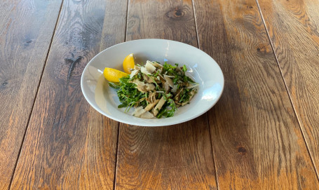 Insalatina Di Carciofi Con Rucola, Grana E Funghi Marinati