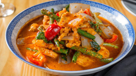Spicy Red Curry Hóng Kā Lí Lèi