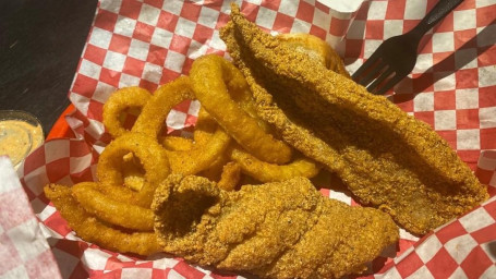 Uncle Charles' Cajun Fried Catfish Baskets