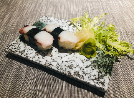 bā zhǎo yú shòu sī yī jiàn Octopus Sushi (1pcs)