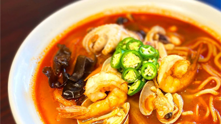 27. 고추 짬뽕 Super Spicy Seafood Noodle Soup