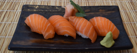Salmon Sushi 4 Ps