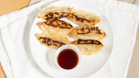 A1. Gyoza (6 Pcs)