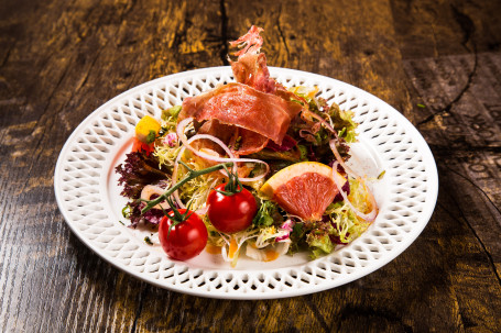 Parma Ham Prawn Fresh Fruit Salad Xiāng Jiān Bā Mǎ Huǒ Tuǐ Xiān Guǒ Shā Lǜ