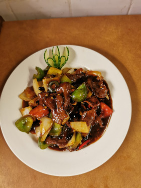Beef With Green Pepper In Black Bean Sauce (Hot Spicy)