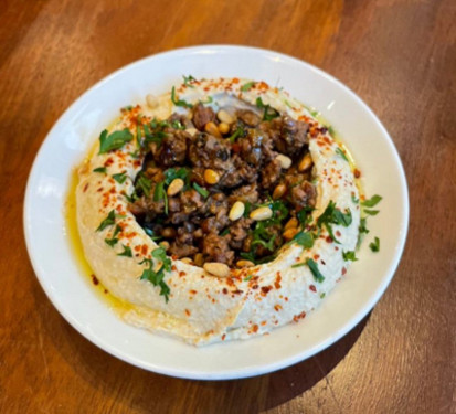 Hummus With Spiced Lamb