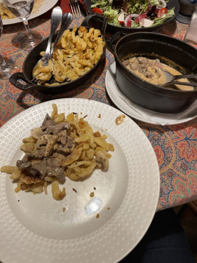 Jeune Coq À La Crème Et Aux Champignons, Spaetzle