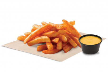 Frites Assaisonnées Régulières Avec Sauce Au Fromage Nacho