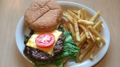 Black Angus Jumbo Cheeseburger With Fries