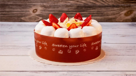 Deluxe Strawberry Cream 8 Cake
