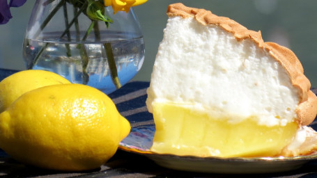 Lemon Meringue Sliced Pie (Veg)