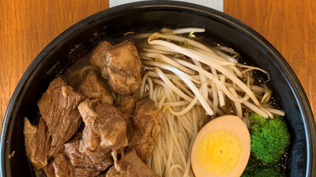 Mushroom Soup With Beef Rice Noodle Yǎng Shēng Jūn Tāng Niú Ròu Fěn