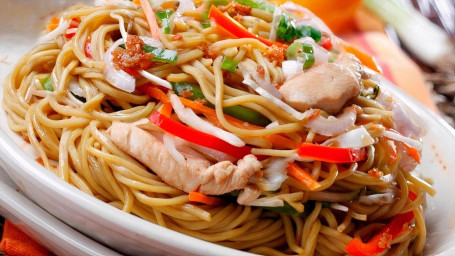 Chicken Hakka Chow Mein Jī Ròu Jī Dàn Miàn