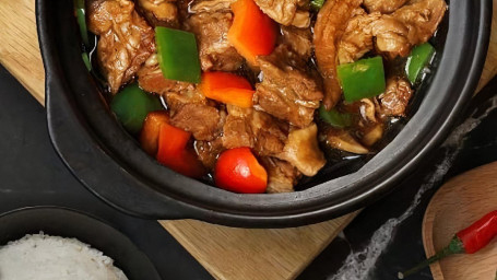 Braised Beef Brisket With Rice Huáng Mèn Niú Nǎn Mǐ Fàn