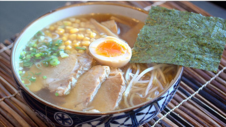 45. Ramen In Tokyo Style Soy Sauce Base Dōng Jīng Jiàng Yóu Lā Miàn