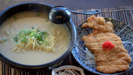 52. Ramen With Deep Fried Panko Bread Crumb Chicken Cutlet Hé Fēng Zhà Jī Pái Lā Miàn