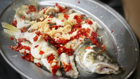 Diced Whole Fish In Chilli Pot Fèi Téng Huó Yú