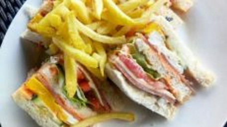 Club House Sandwich With Fries