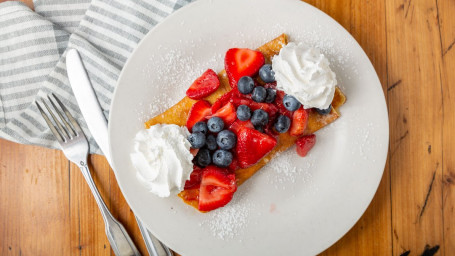 Queen's Berries And Cream Crepe