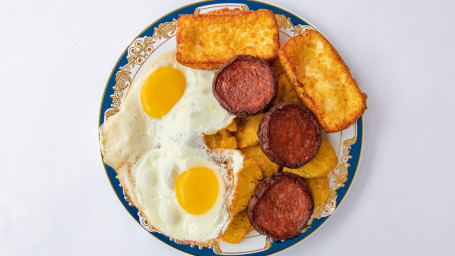 Tostones, Salami, Huevo Y Queso.