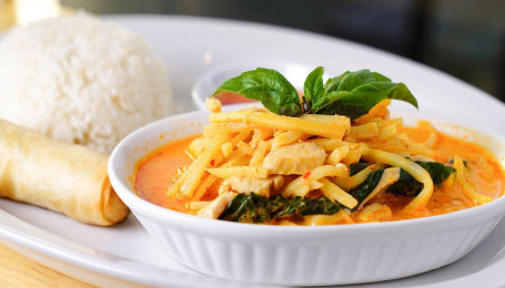 L5. Lunch- Red Curry With Bamboo Shoot