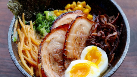 783 Tún Gǔ ラーメン Tonkotsu Pork Chashu Ramen