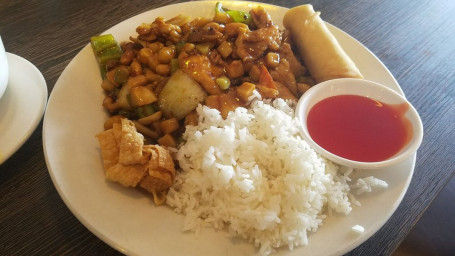 C5. Kung Pao Chicken (Spicy)