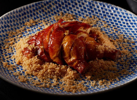 Xīn Jiàng Gē Bì Fēng Shā Jī Bàn Zhī Deep-Fried Crispy Chicken With Garlic Half