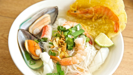 304. Seafood Rice Noodle Soup