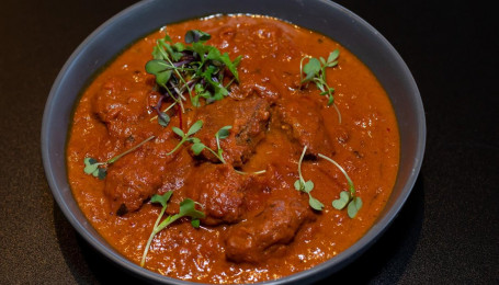 Lamb Rogan Josh Curry 2 Pints (32 Oz)