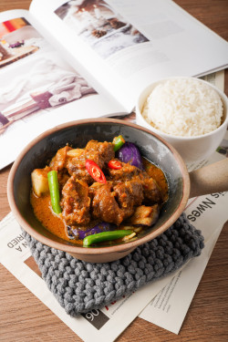 F1. Yà Lái Kā Lī Niú Jīn Nǎn Fàn Beef Tendon And Brisket Curry With Rice