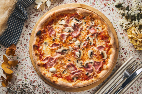 Yì Dà Lì Huǒ Tuǐ Bái Jūn Báo Bǐng｜Prosciutto Funghi Pizza