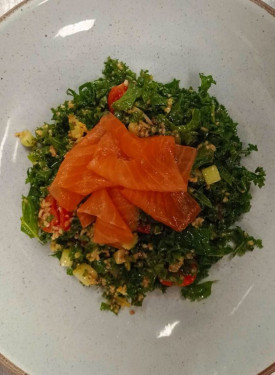 Superfood Salad With Smoked Salmon