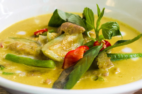 Set Green Chicken Curry W/ Jasmine Rice  Lǜ Kā Lí Jī Pèi Sī Miáo Bái Fàn Tào Cān