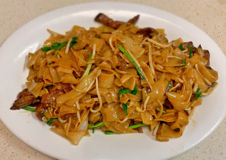 Beef Fried Rice Noodles (Dry Style)