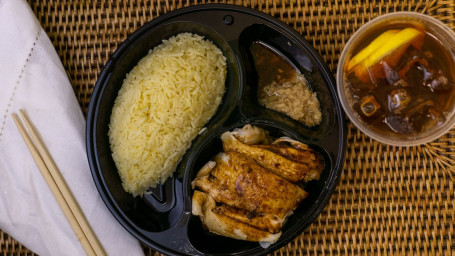 9. Boneless Hainanese Chicken With Rice Combo Wú Gǔ Hǎi Nán Jī