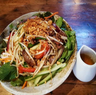 Bún Bộ Xao Wok-Fried Slices Sirloin Beef In Vietnam Style