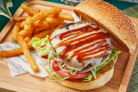 Cheesy Portobello Burger Zhī Shì Dà Fēi Gū Hàn Bǎo (V)