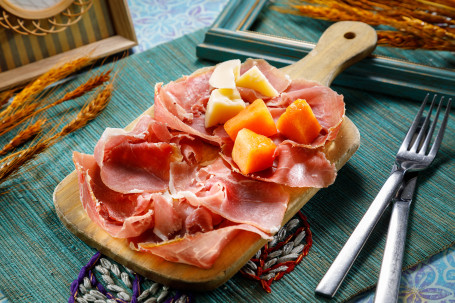 Cold Cuts Bā Mǎ Huǒ Tuǐ、 Mián Yáng Nǎi Zhī Shì、 Hé Táo Jí Sōng Pèi Fēng Mì