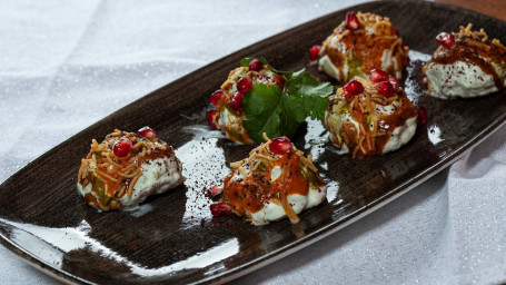 Dahi Papdi Chaat (Potato And Chickpeas)