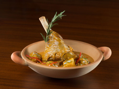 Massaman Curry Lamb Shank Mǎ Shā Wén Kā Lí Yáng Xī