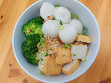 Yú Dàn Tāng Fěn Miàn Fish Ball Soup Noodle